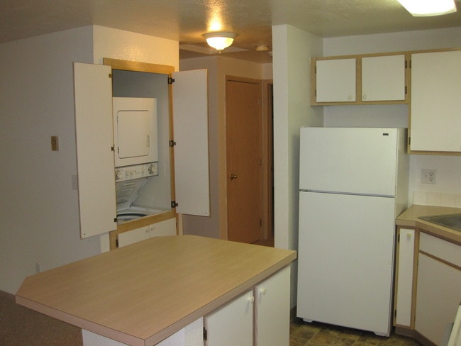 Oakwood Club Apartments
