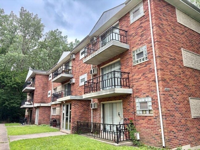 Building Photo - 13043 S Wood St