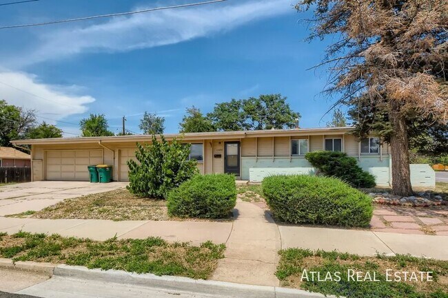 Building Photo - 13493 E Tennessee Ave