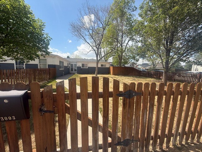 Photo - $0 DEPOSIT OPTION. CLASSIC CHARACTER MEETS COMFORT: 2-BED, 1-BATH IN AN INVITING TRIPLEX Unit 3003