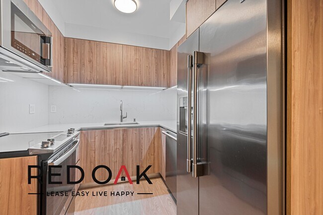 Photo - ~$505 OFF + 1 Month Free Parking ~ Amazing... Unidad 5