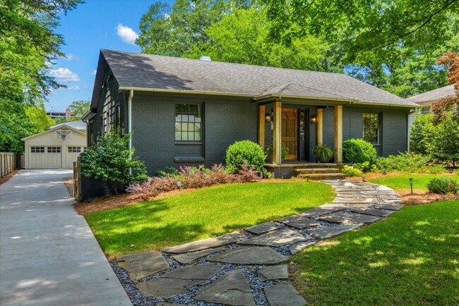 Photo - 643 Etowah Dr NE