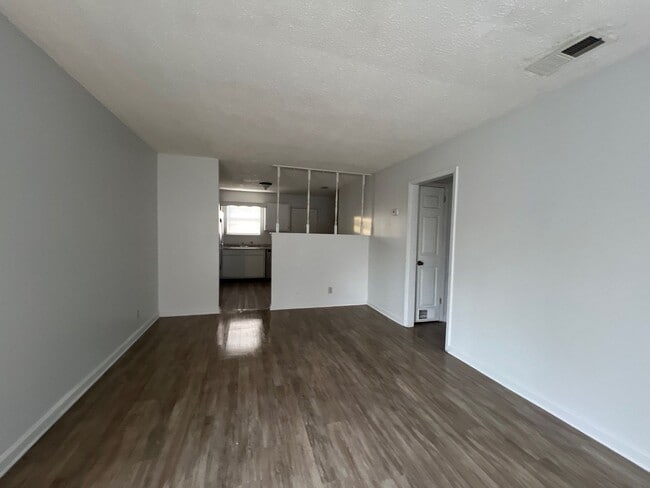 Photo - 2 Bedroom, 1 Story Duplex in Gallatin. MOV...