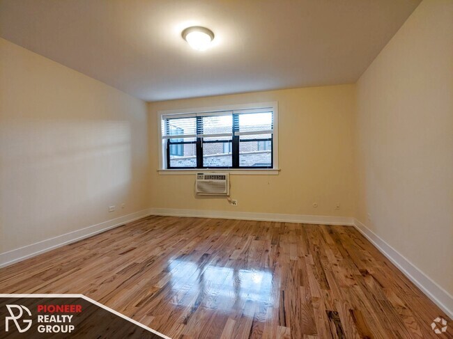 Building Photo - 563 W Arlington Pl Unit 404-RA Rental