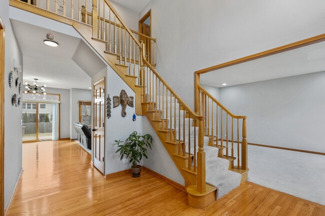 Photo - 2052 Gardner Cir E