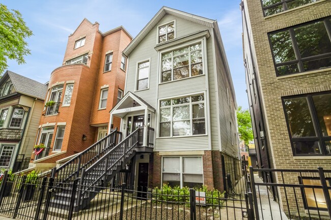 Photo - 1440 W School St Unidad A Rental