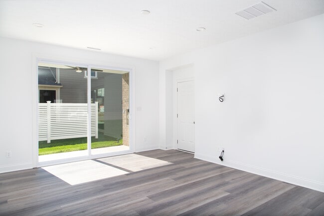 Photo - 6971 Pickett Pl