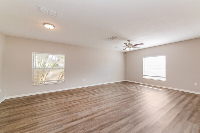 Photo - 1004 Seminole Sky Dr