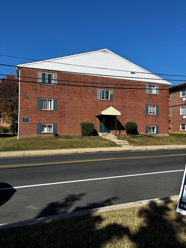 Photo - 56 S Morton Ave Unidad 10