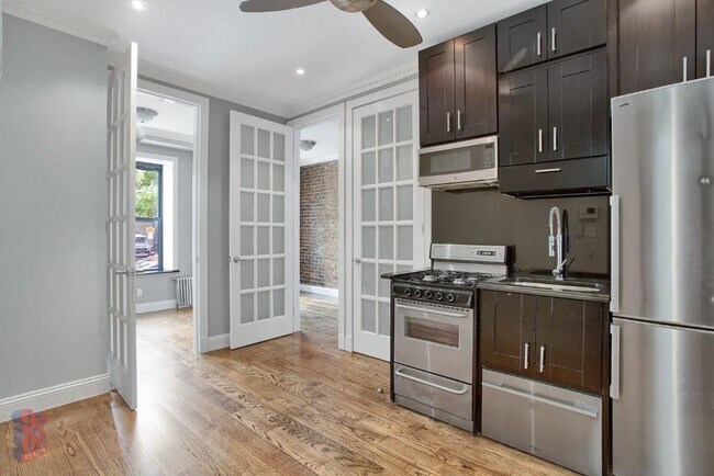 Photo - 212 E 105th St Unit 1