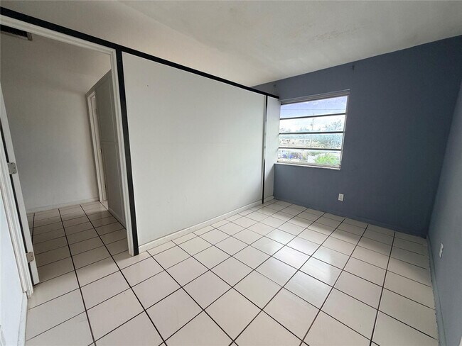 Photo - 1812 Madison St