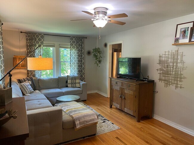 Photo - North AVL - Spacious Home with Large Yard ...