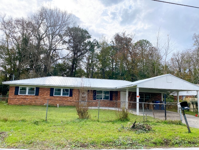 Building Photo - 2226 Formosa Cir