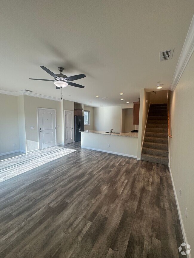 Building Photo - 842 Oro St Unit B Rental