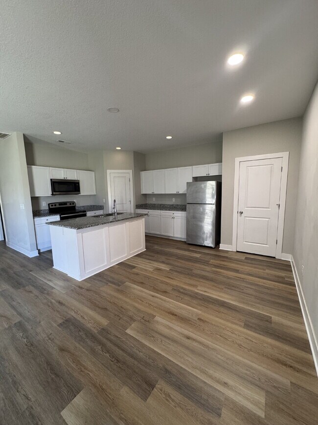 Photo - 5250 N Cypress Cir