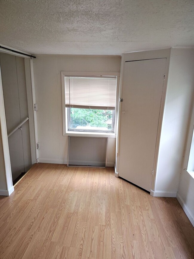 Photo - 1592 SE Eddy St
