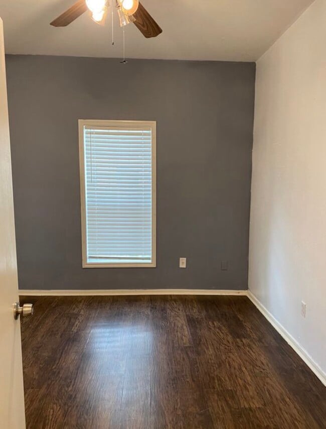 Photo - 111 E Southland Ave