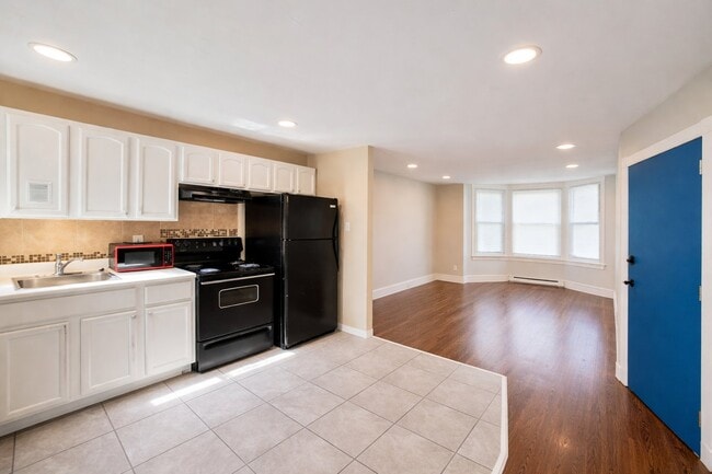 Building Photo - 1120 S 52nd St Unit B