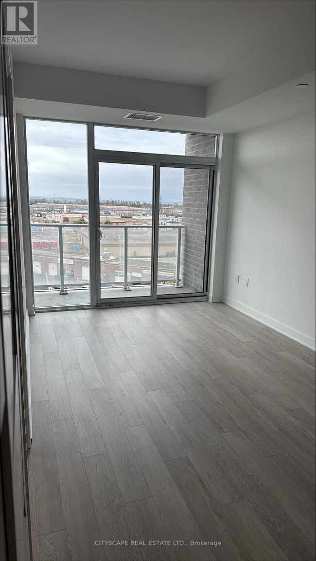 Photo - 2782 Barton St E Unit 608