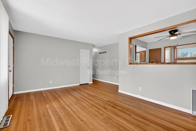 Photo - 515 Topaz Ave