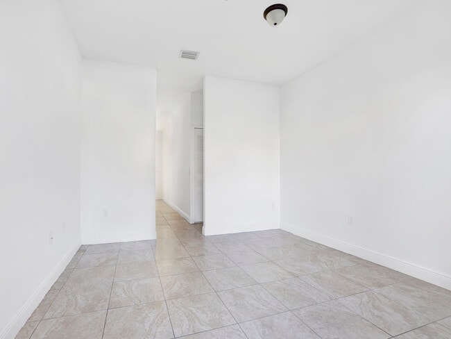 Photo - 18200 NW 59th Ave