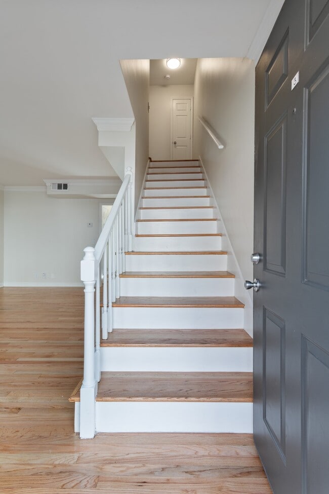 Photo - Stonehenge Apartments