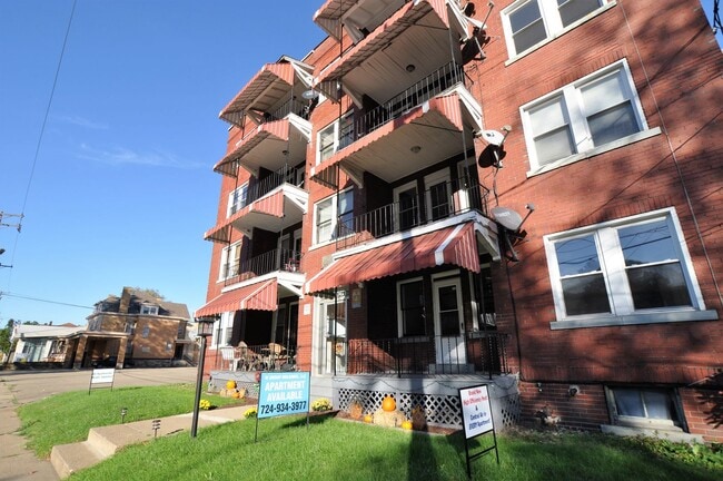 Photo - Large 2 -3 Bedroom Apartment in Heart of Beaver Falls! Central Air! NO APPLICATION FEE!!