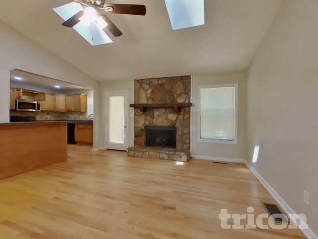 Photo - 2280 Lexington Way