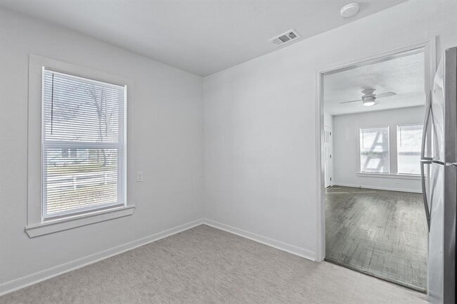 Photo - 105 Riverside Dr