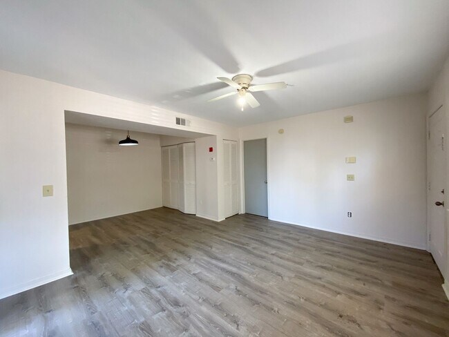 Photo - Campus Edge #201