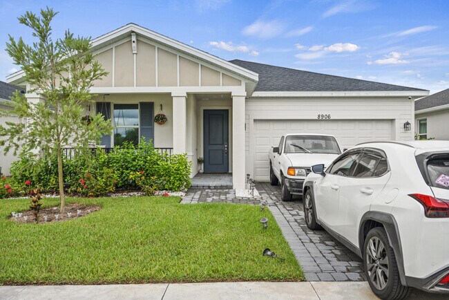 Photo - 8906 Dahlia Cir