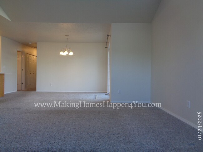 Photo - 7475 Parkplace Dr NE