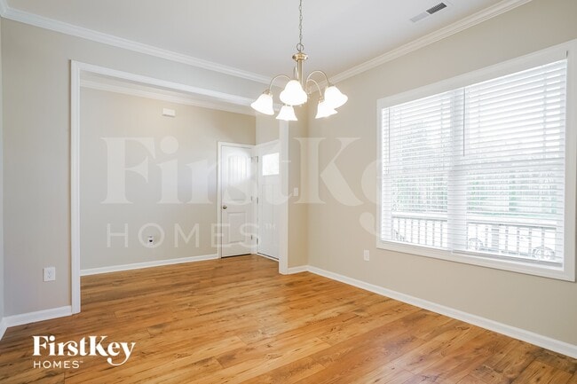 Photo - 208 Silverleaf Dr