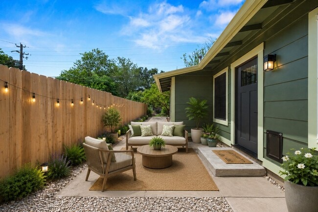 Building Photo - 3508 Southridge Dr