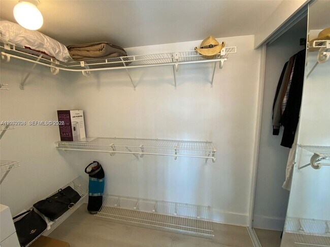 8888 Collins Ave Unit 512