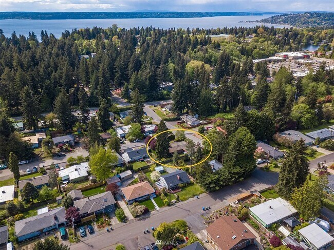 Photo - 131 S 202nd St