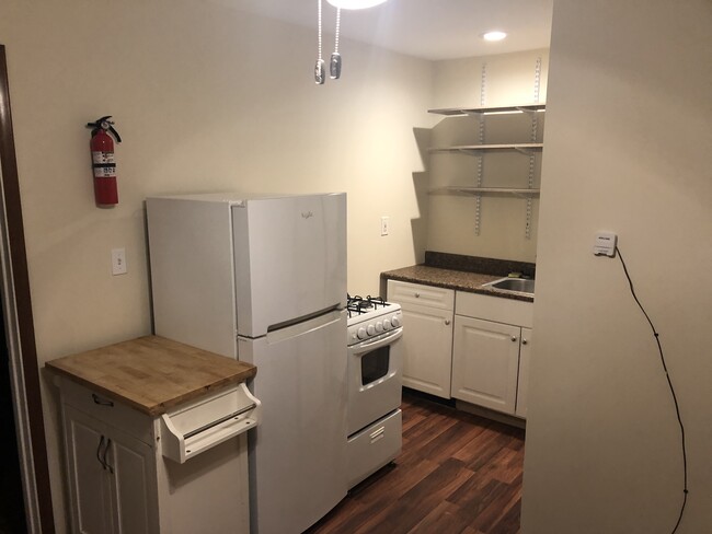 Building Photo - 1220 Ulster Heights Rd Unit 1A Rental