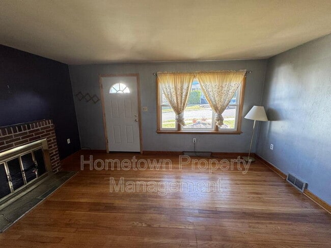 Photo - 521 Lansvale St