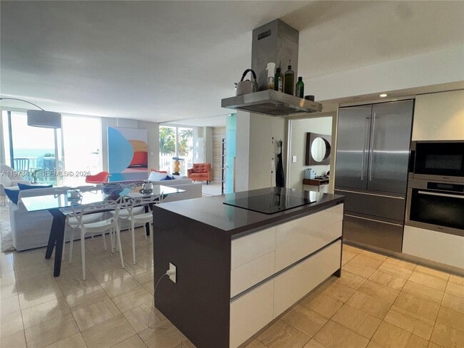 Photo - 2457 Collins Ave Unit 405