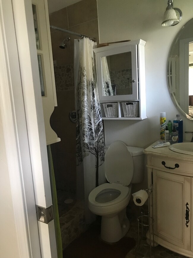 36 Aewa Pl Unit Main House
