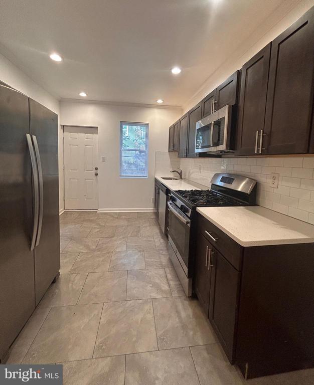Photo - 2233 BONAFFON St
