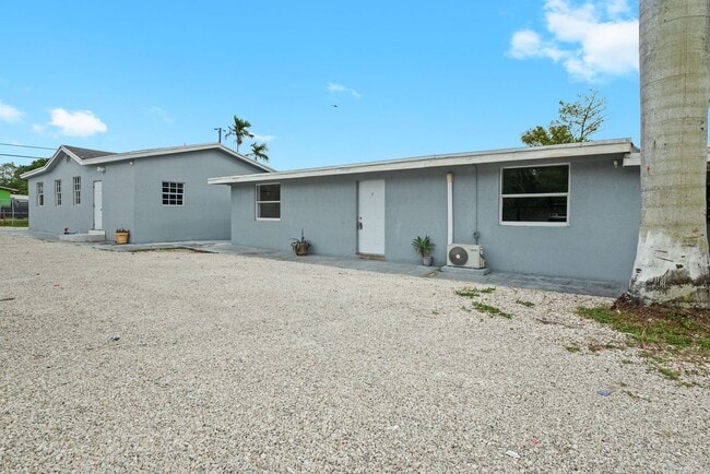 10990 NW 18th Ave Unit Triplex Unit 2