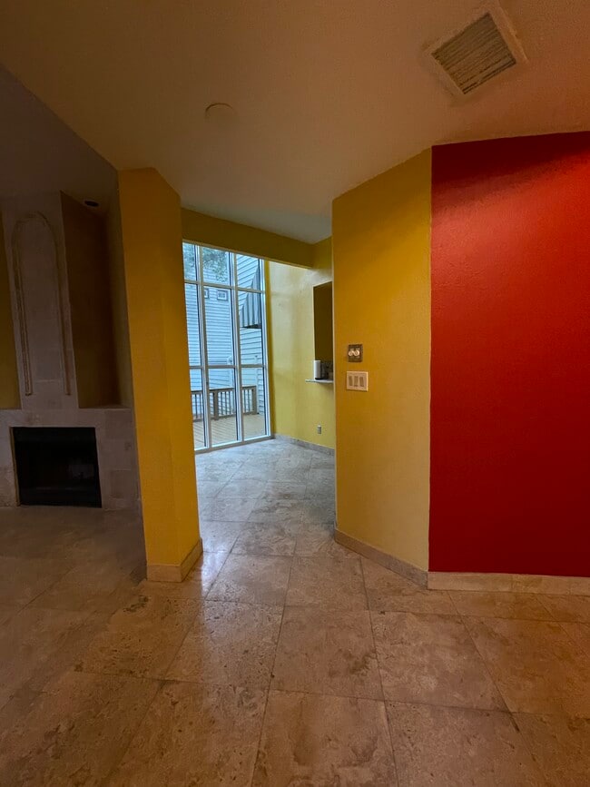 Photo - 5517 Interbay Blvd