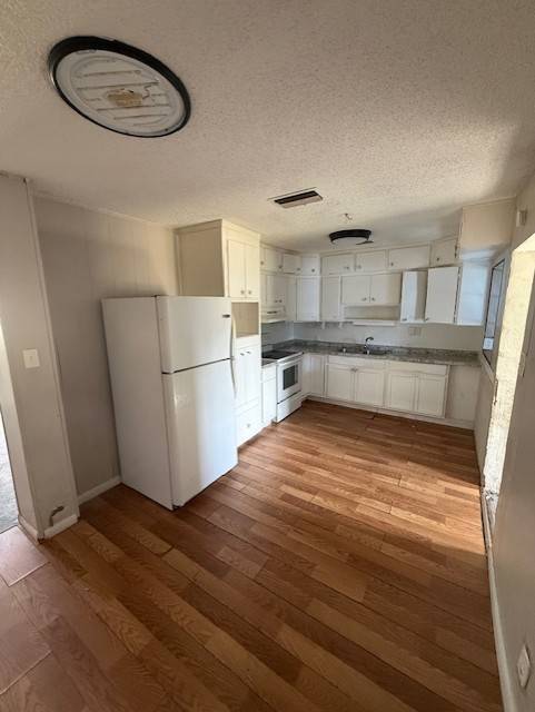 Photo - 1435 W King St