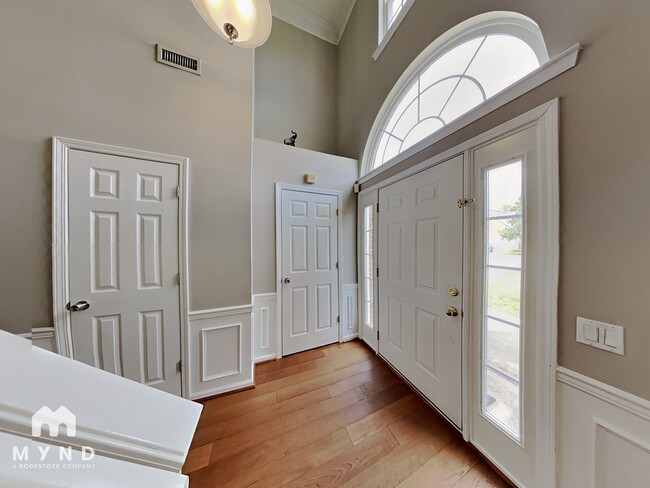 Photo - 9738 Woodend Ct
