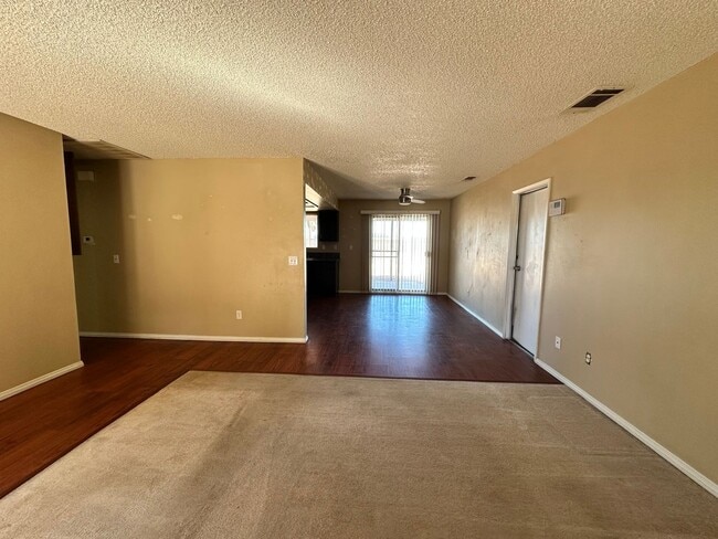 Photo - 21058 Wisteria St