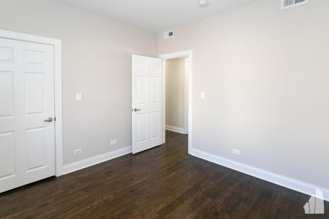 Photo - 2230 N Sawyer Ave Unit 1W
