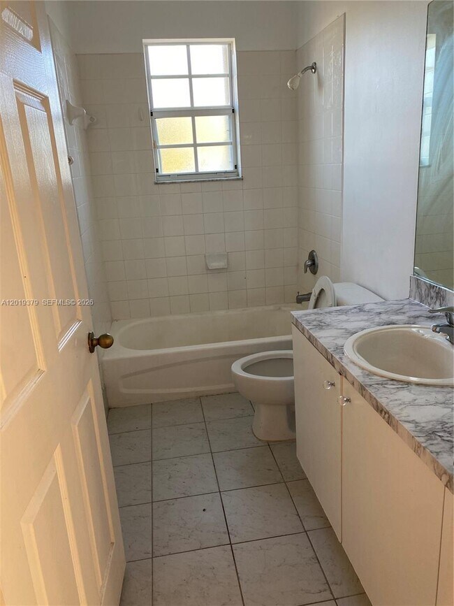 Photo - 3355 NE 13th Cir Dr Unit 201-28