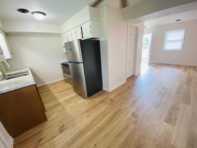 Photo - 978 Villa Dr