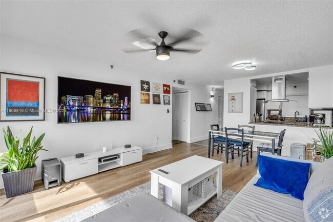 Building Photo - 1700 NW N River Dr Unit 605 Rental